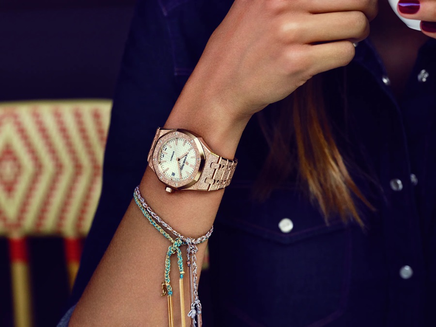 7 Easy Ways for a Woman to Accessorize